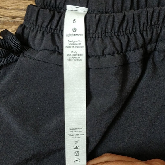 Euc lululemon namaskar pant - Picture 3 of 4